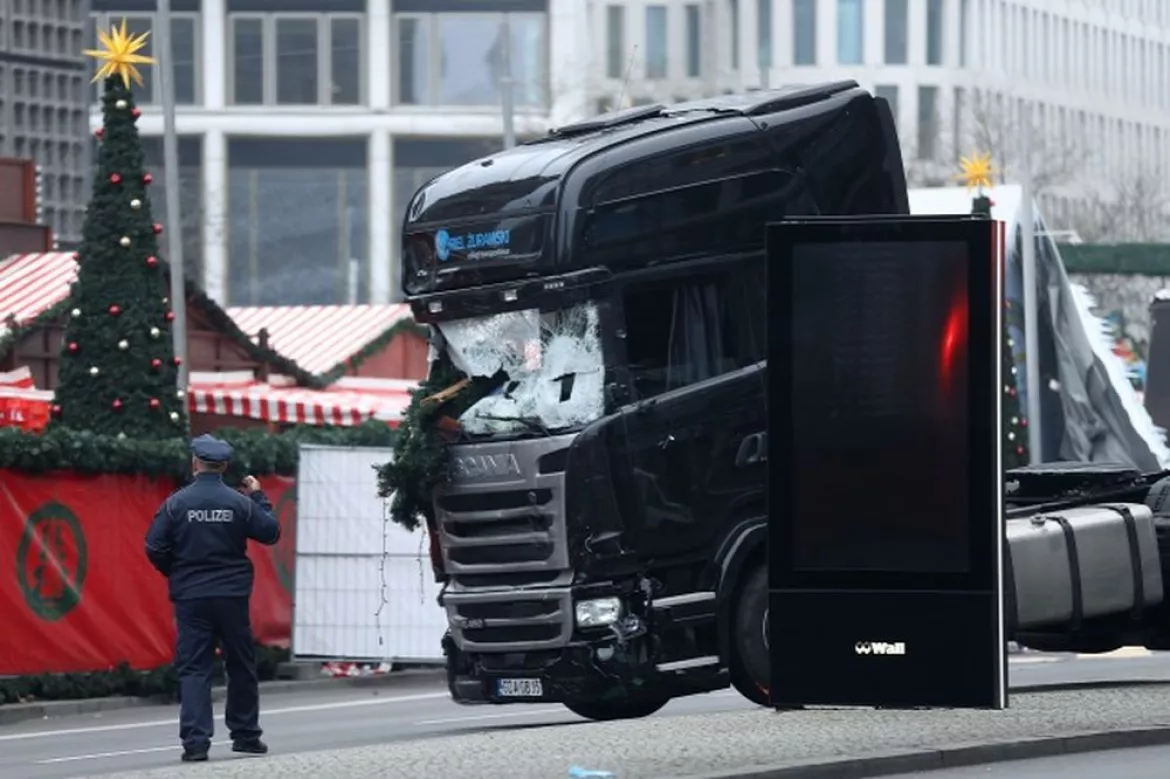 201612201805150.20161220teherauto-karacsonyi-vasar-berlin-merenylet49.jpg