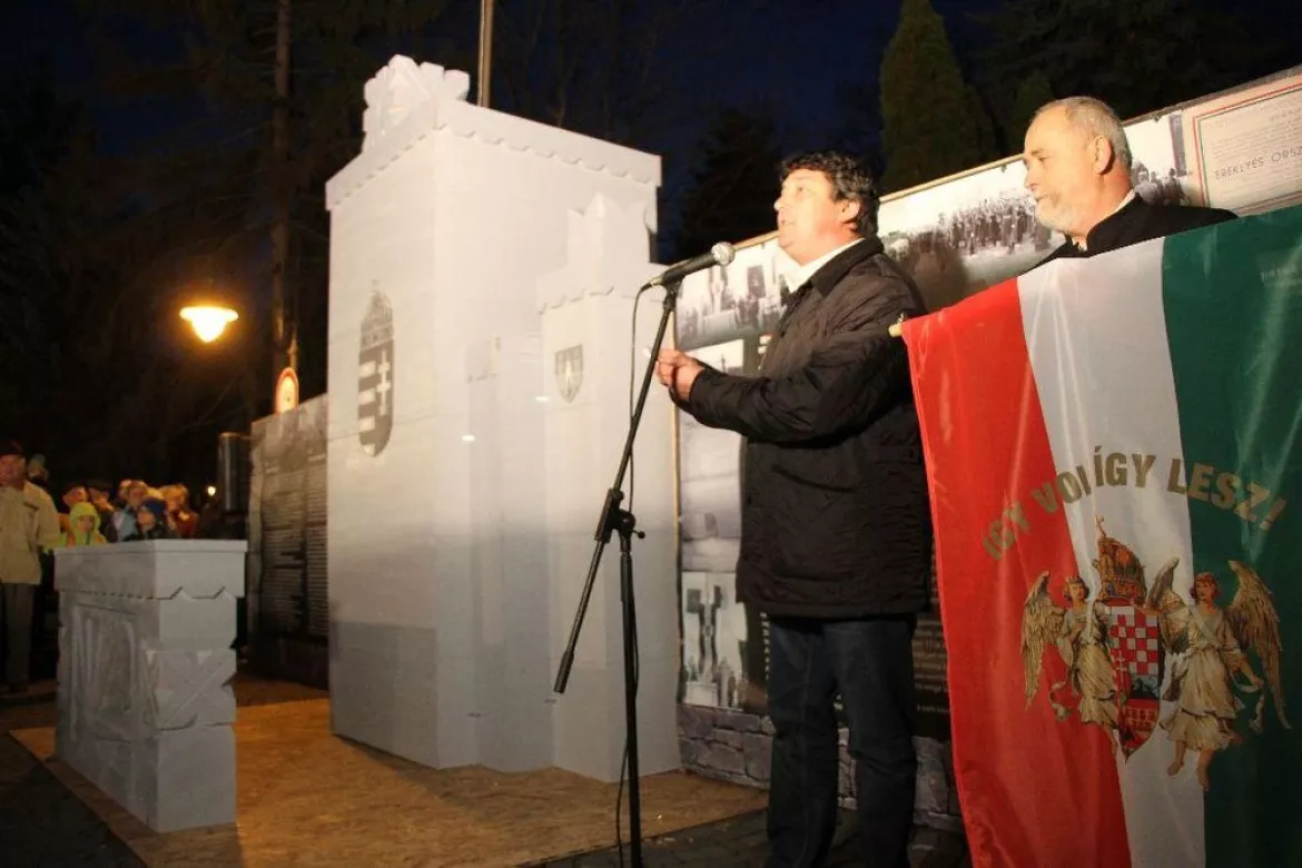 201711161006400.1zaszlo.jpg