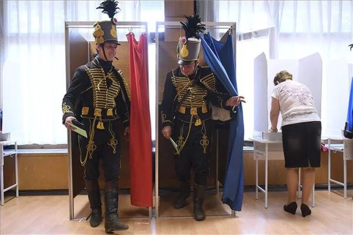 201804081456270.valasztas_huszarok.jpg