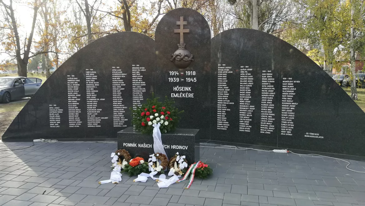 Katonahősök emlékműve, Dunaszerdahely