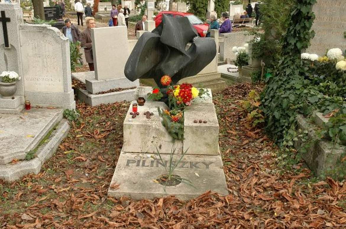 pilinszky.jpg pilinszky.jpg