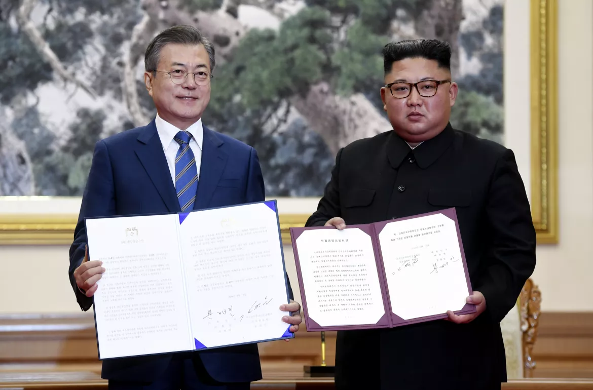 Mun Dzse In és Kim Dzsong Un Mun Dzse In és Kim Dzsong Un