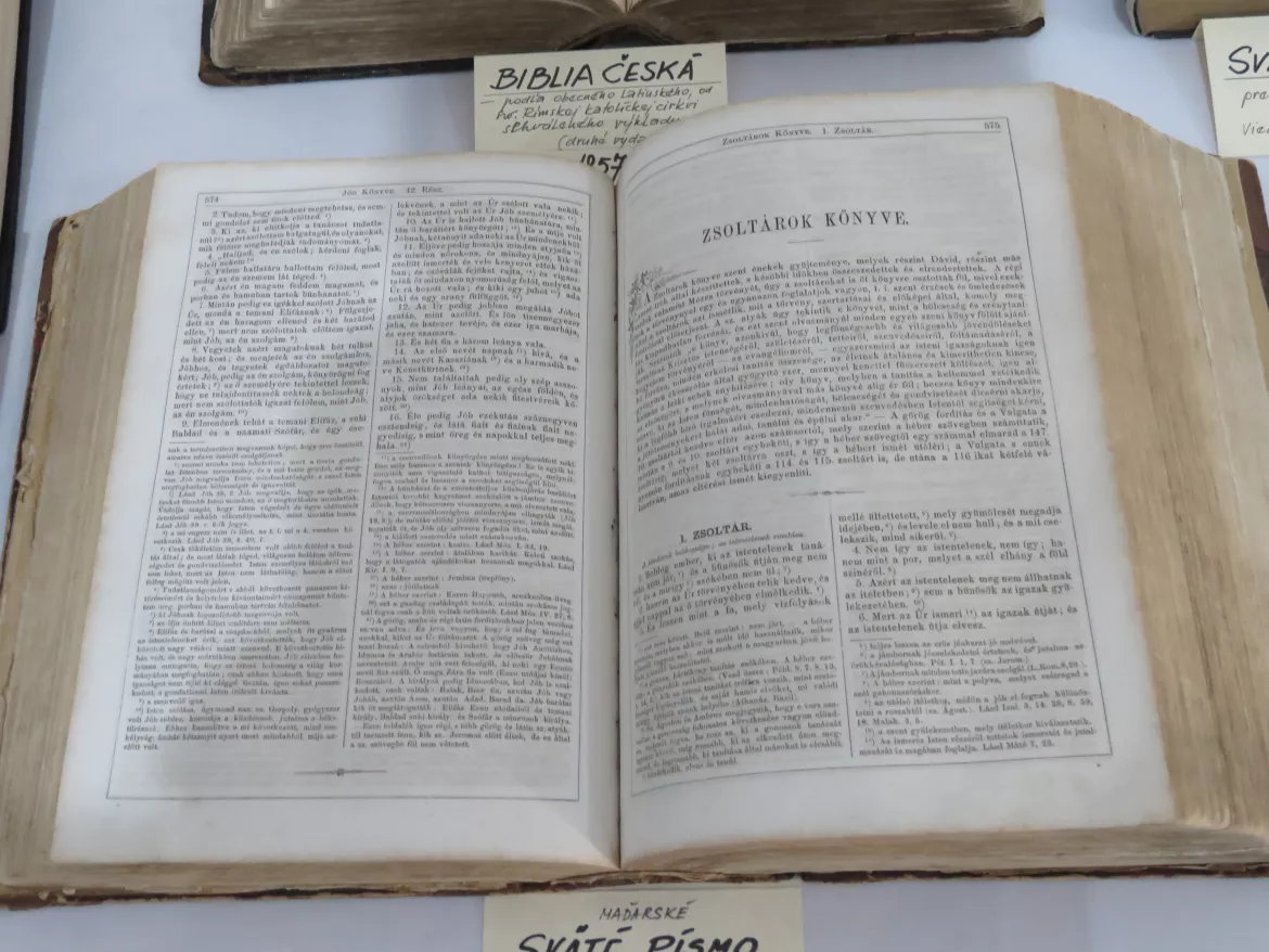 biblia_kiallitas_09.jpg