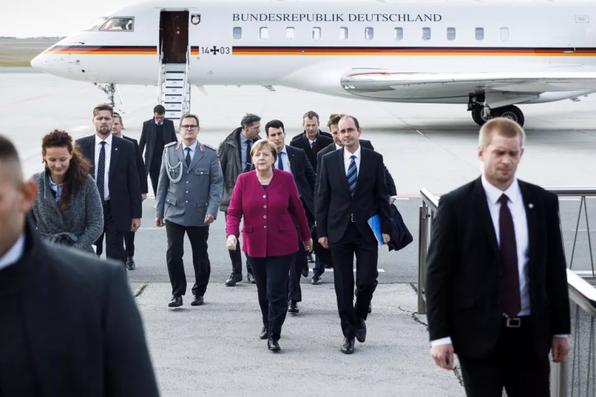 merkel-megerkezik.jpg