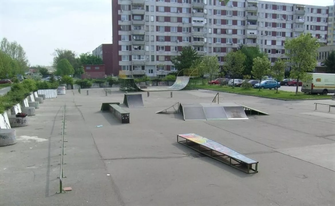 Lévai parkolás Lévai parkolás