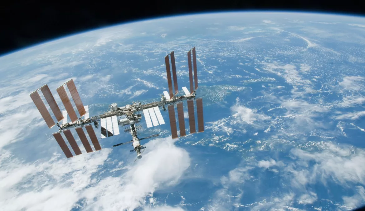 iss-kivulrol.jpg